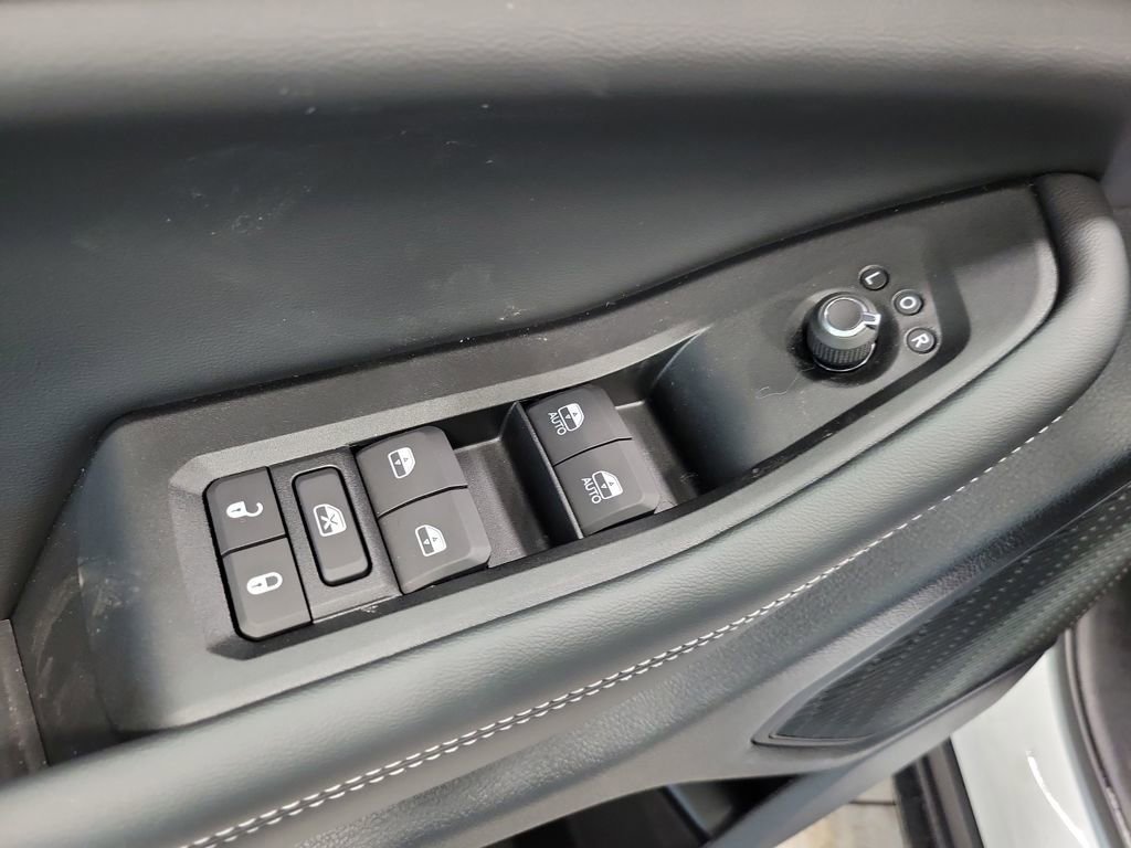 New 2025 Jeep Grand Cherokee L Laredo w/ Luxury Tech Group I image 11