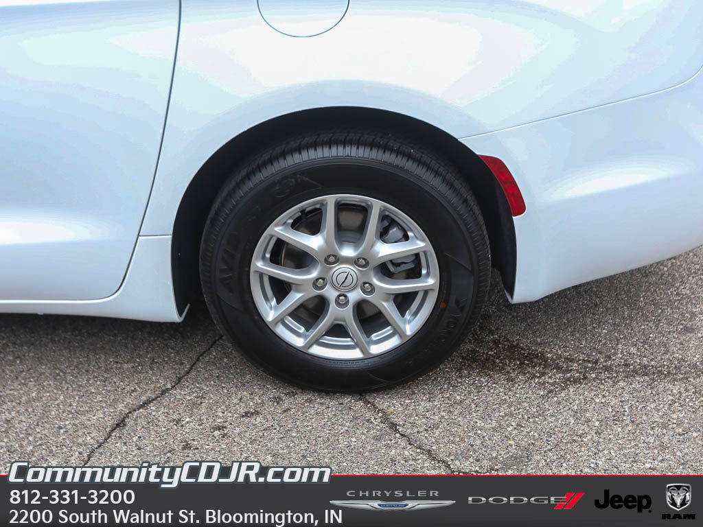 New 2026 Chrysler Voyager LX FWD image 4