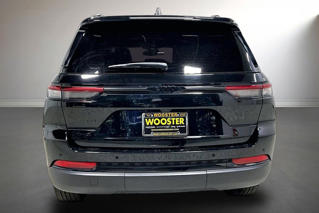Used 2024 Jeep Grand Cherokee Altitude image 6