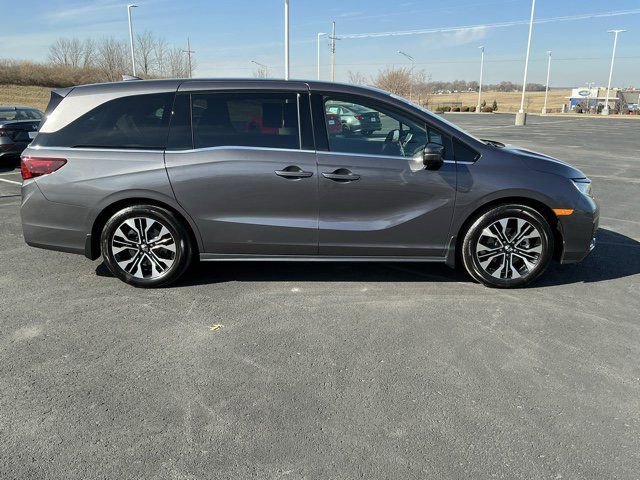 Used 2026 Honda Odyssey Elite image 2