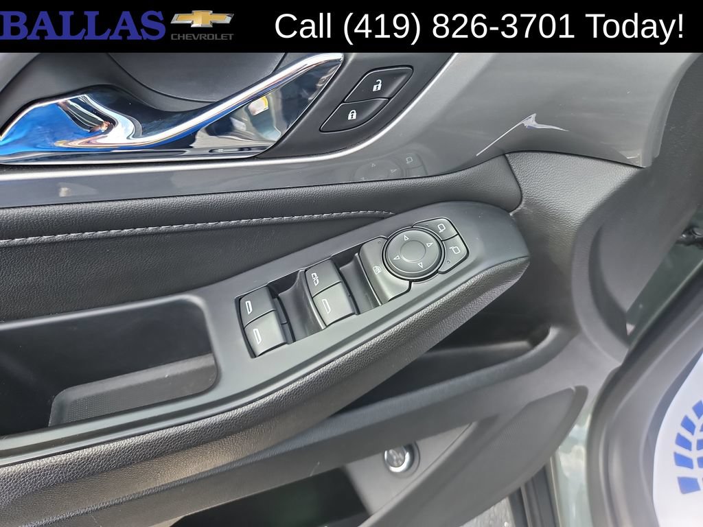 Certified 2022 Chevrolet Traverse LT FWD image 11