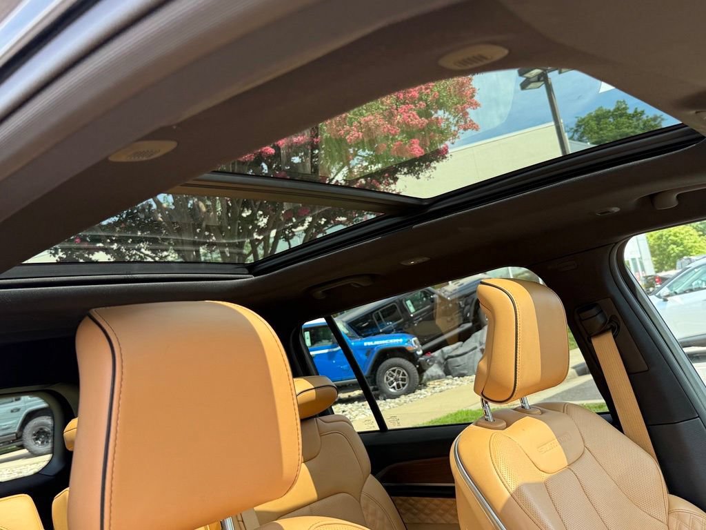 Certified 2025 Jeep Grand Cherokee L Summit AWD/4WD image 23