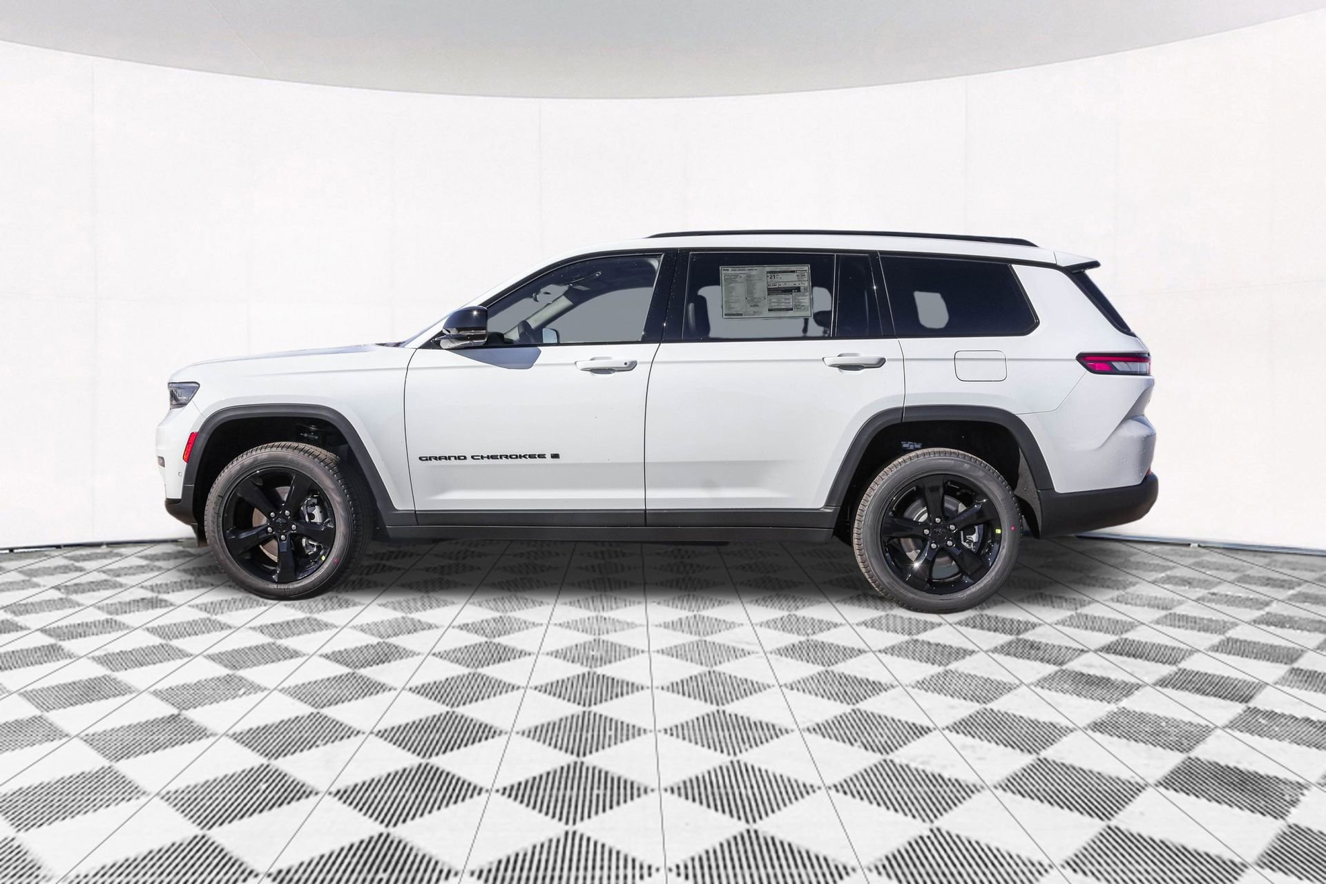 New 2025 Jeep Grand Cherokee L Limited w/ Black Appearance Package image 8