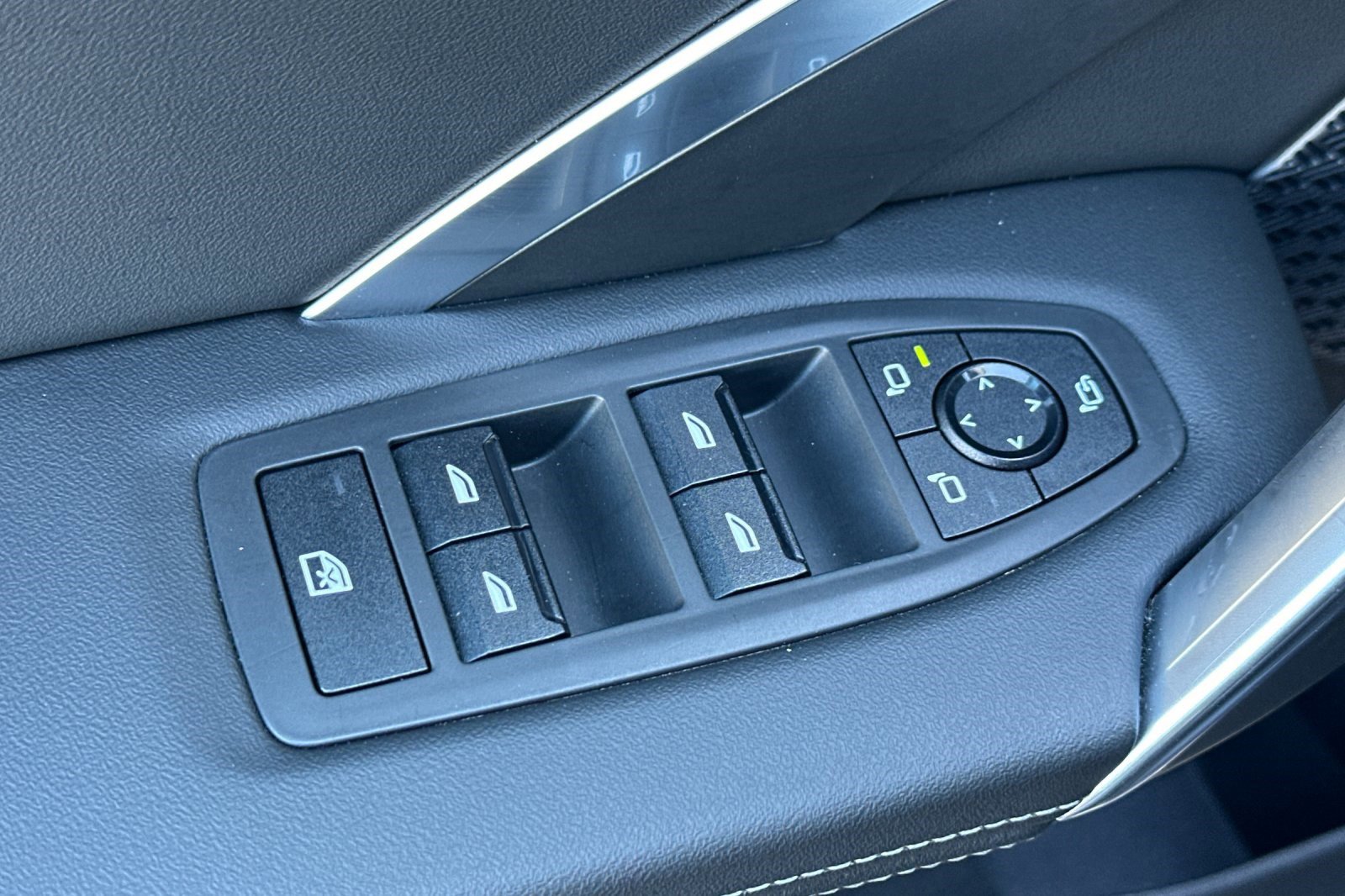 Used 2025 BMW X1 xDrive28i w/ Technology Package image 13