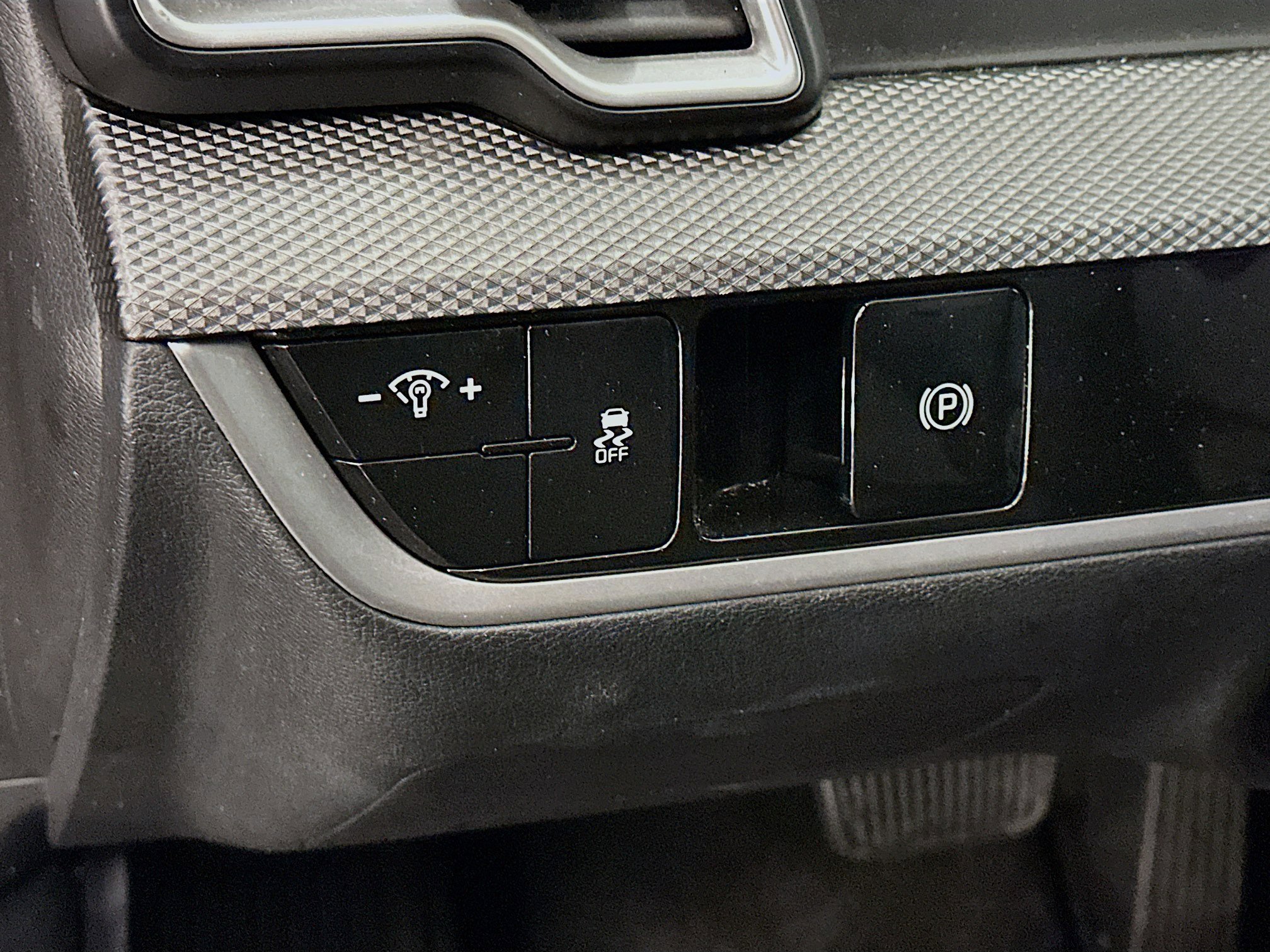 Used 2024 Kia Sportage LX image 17