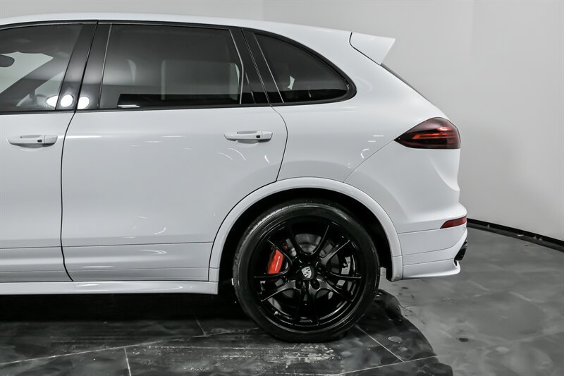 Used 2016 Porsche Cayenne GTS AWD/4WD image 7