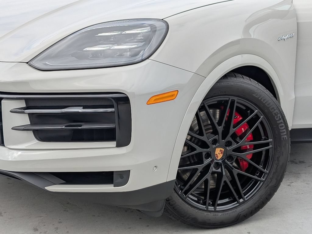 Certified 2026 Porsche Cayenne S AWD/4WD image 10