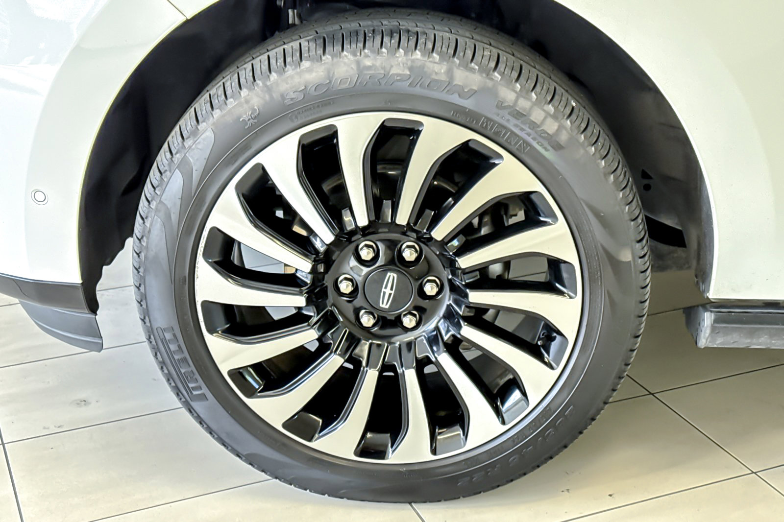 Used 2023 Lincoln Navigator L Black Label AWD/4WD image 28