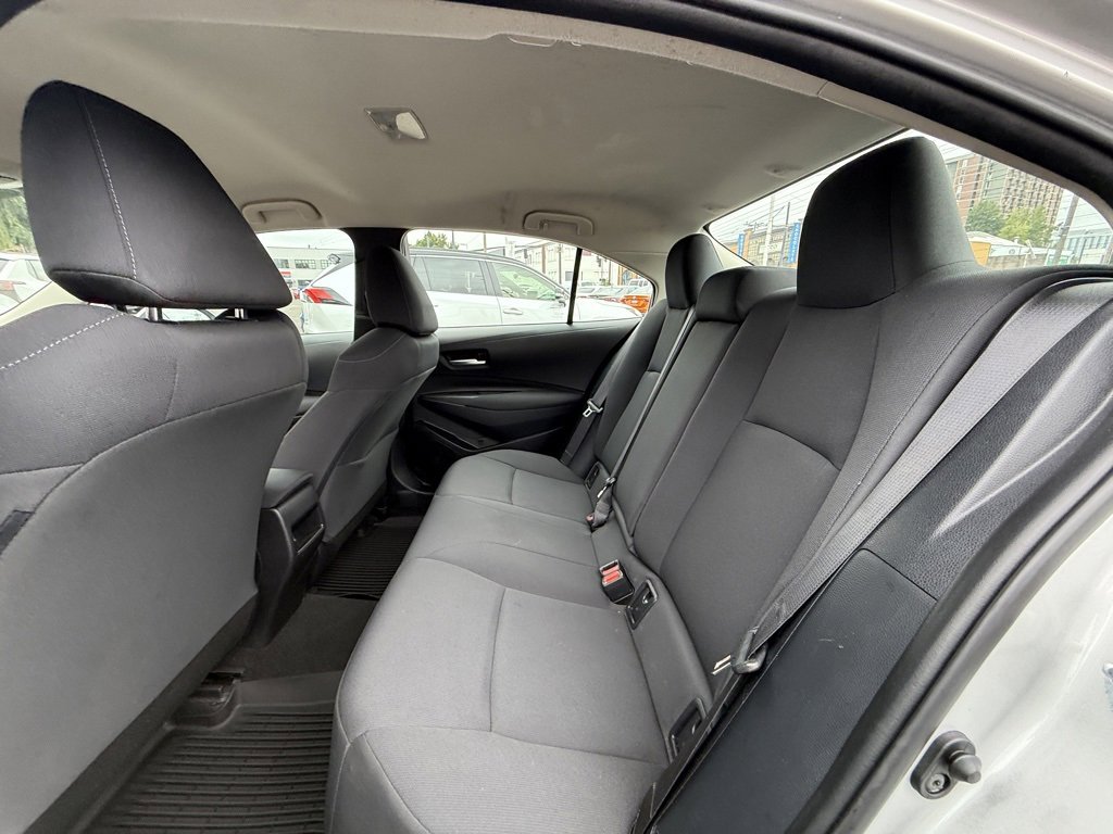 Used 2021 Toyota Corolla LE image 11