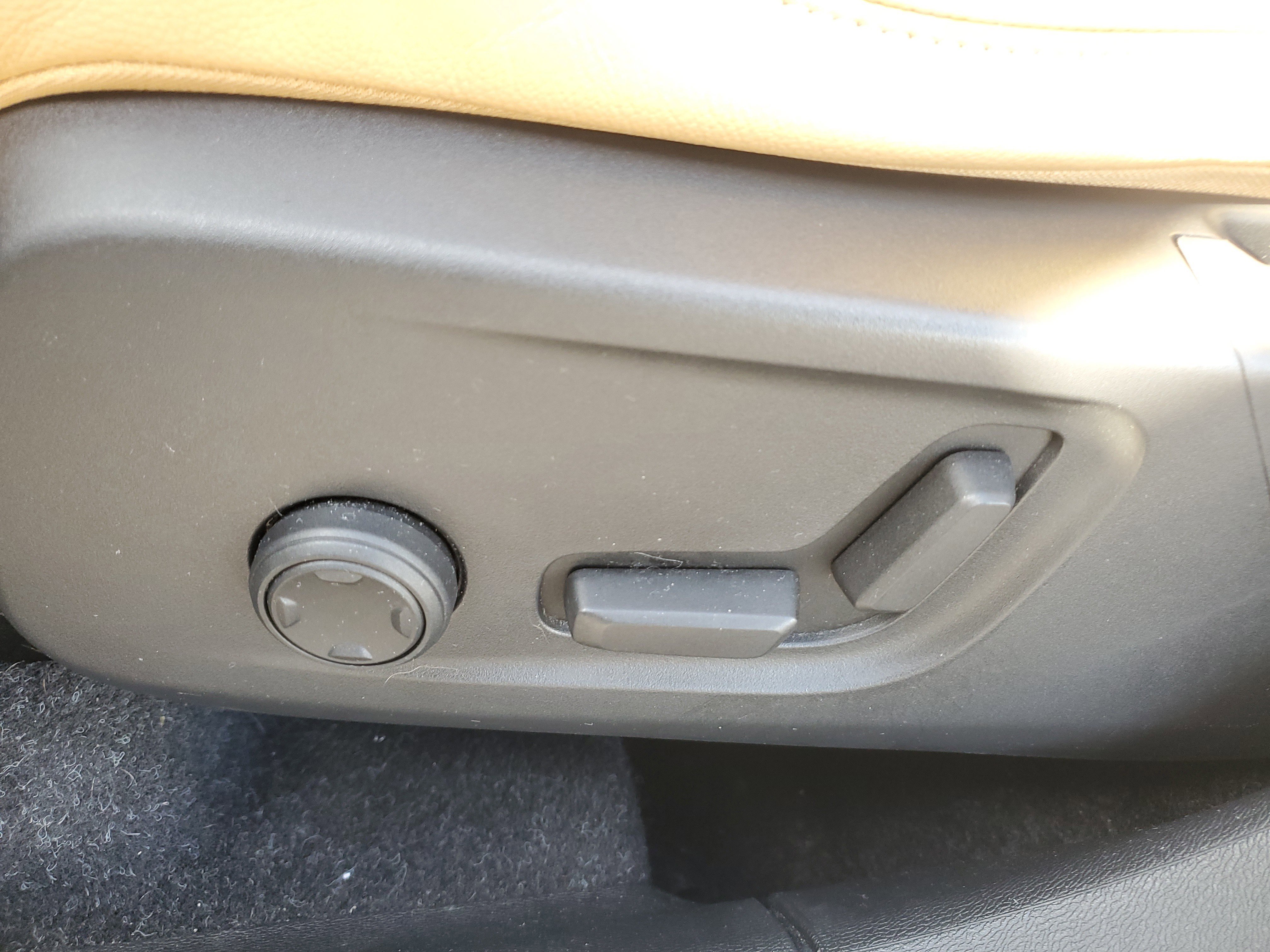 Used 2019 Volvo XC40 T5 Inscription image 20