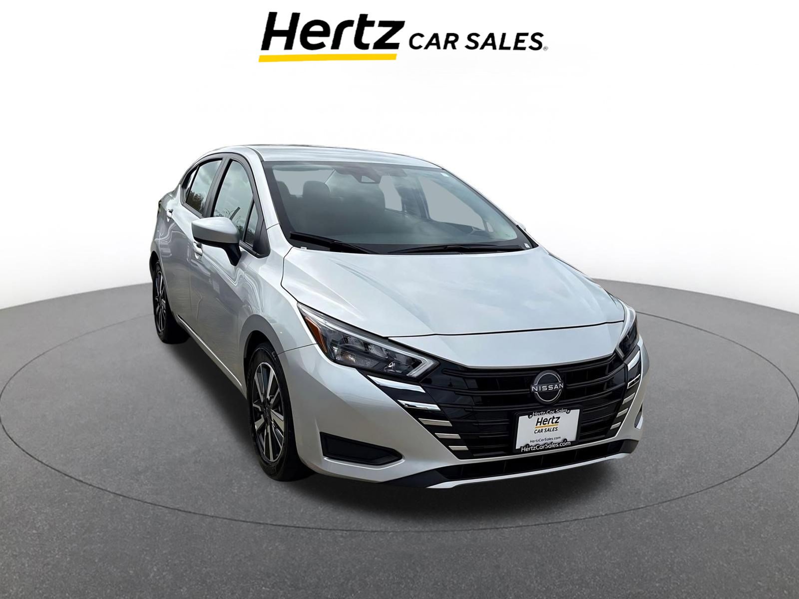 Used 2025 Nissan Versa SV image 1