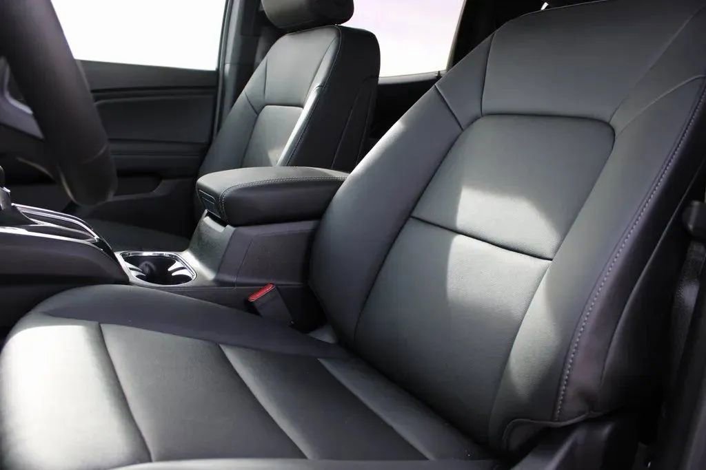 New 2026 GMC Canyon Elevation w/ Convenience Package image 11