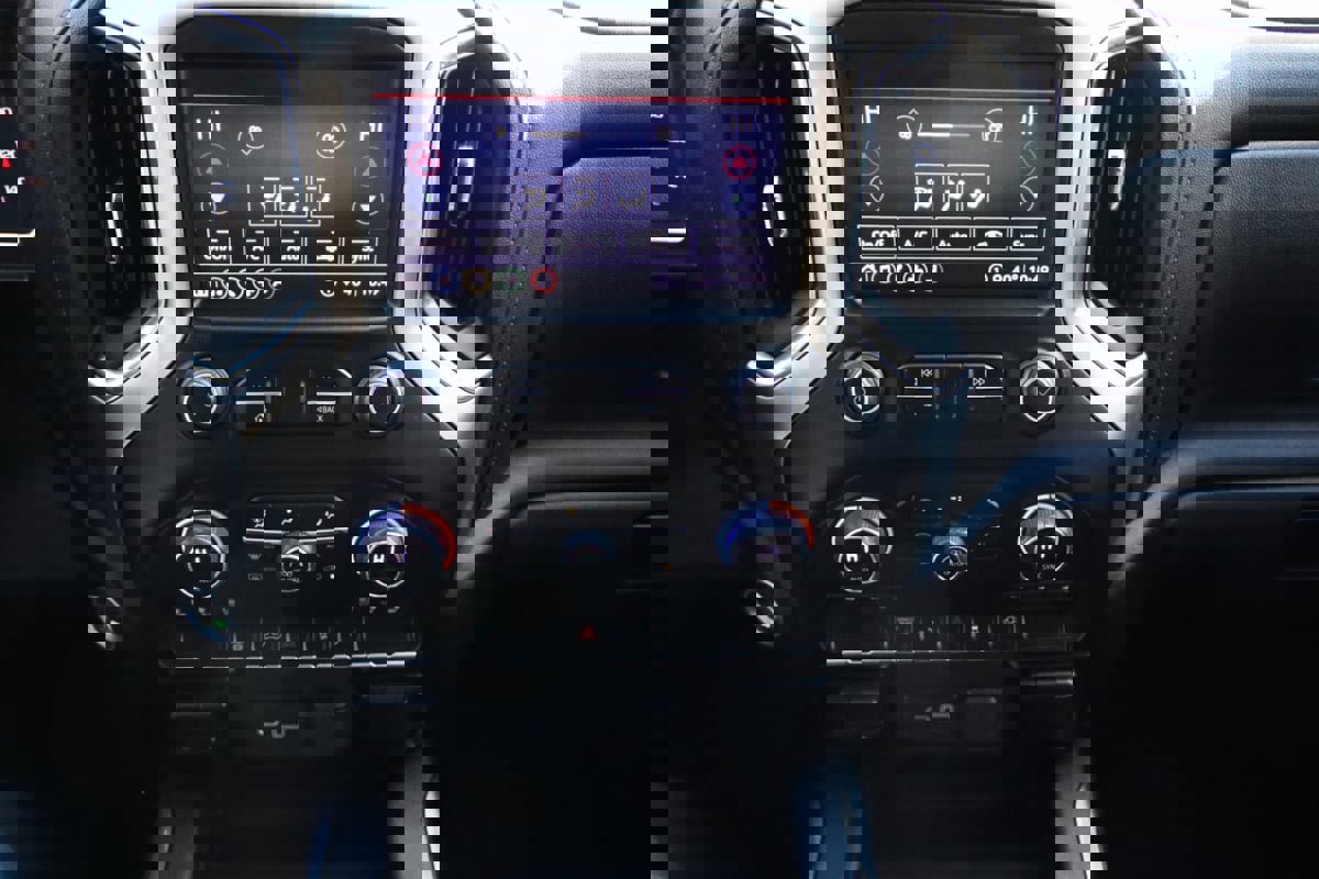 Used 2023 Chevrolet Silverado 3500 LTZ w/ LTZ Convenience Package image 35