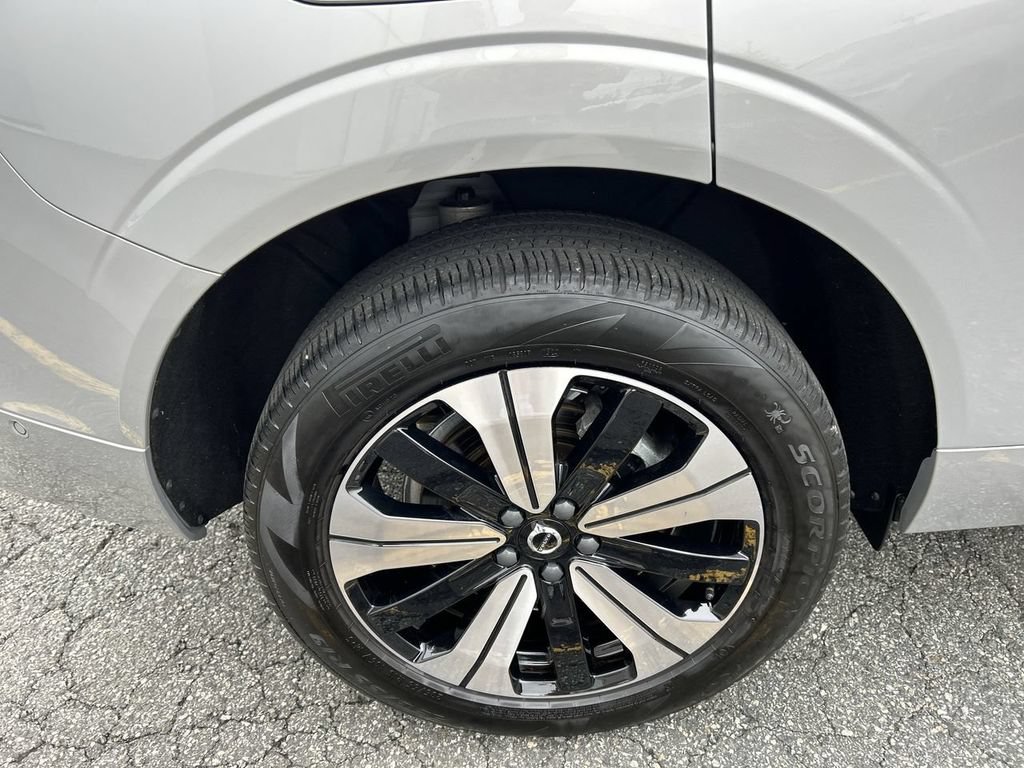 Certified 2024 Volvo XC60 T8 Plus w/ Climate Package AWD/4WD image 12