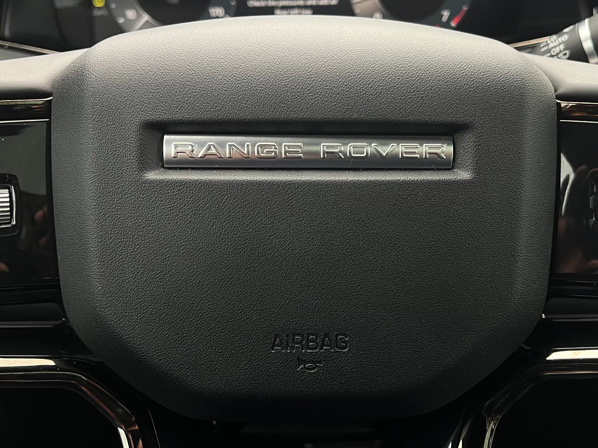 Used 2024 Land Rover Range Rover Evoque Dynamic SE image 53