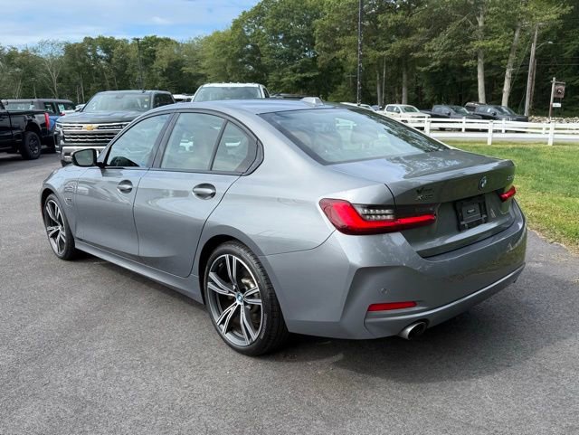 Used 2023 BMW 330e xDrive w/ Premium Package AWD/4WD image 4