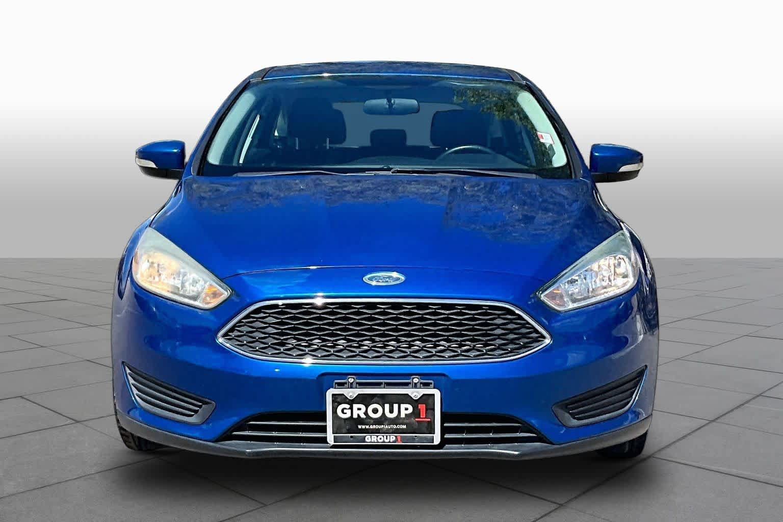 Used 2018 Ford Focus SE w/ Cold Weather Package FWD image 4