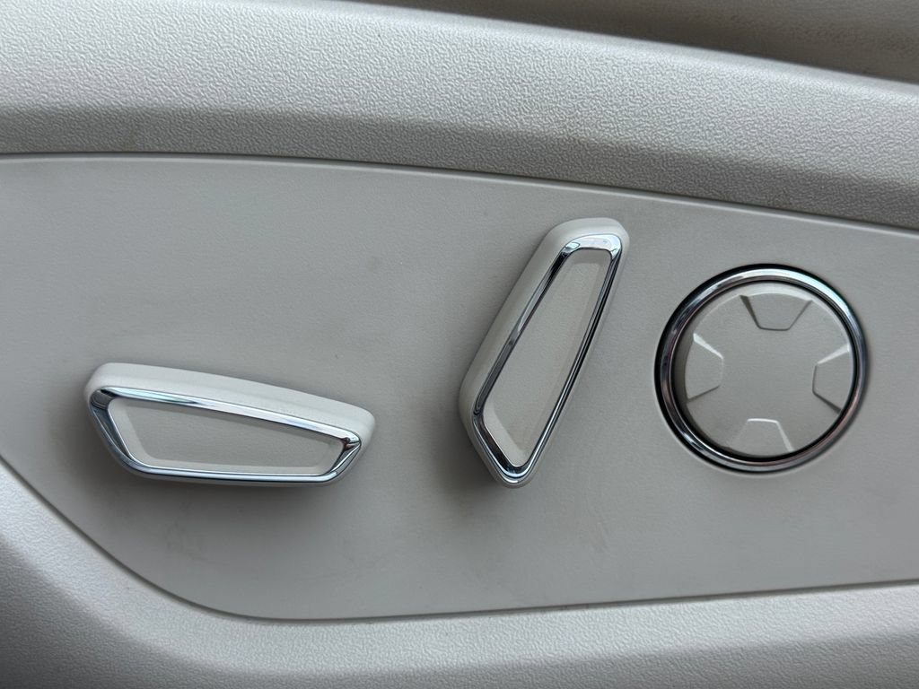 Used 2018 Lincoln MKC Reserve FWD image 21