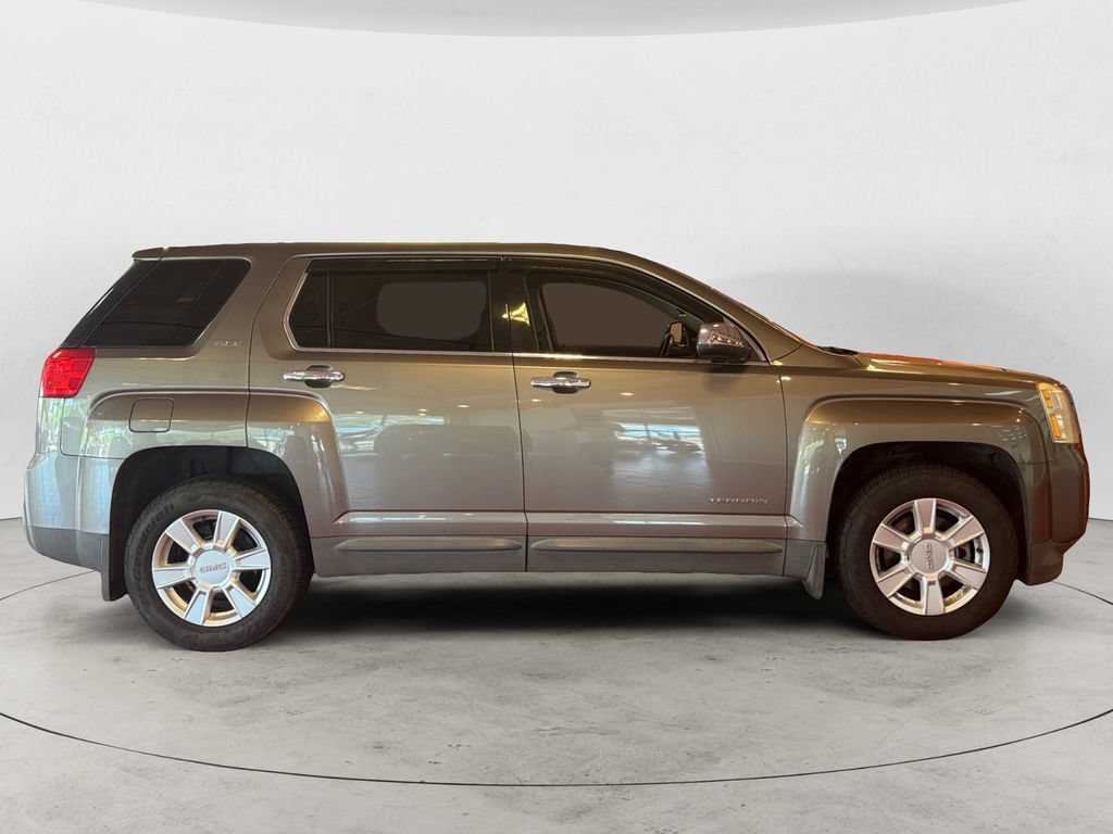 Used 2011 GMC Terrain SLE FWD image 2