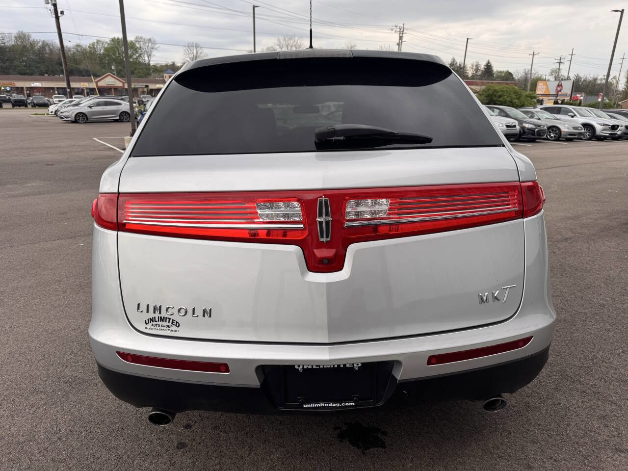 Used 2019 Lincoln MKT AWD image 9