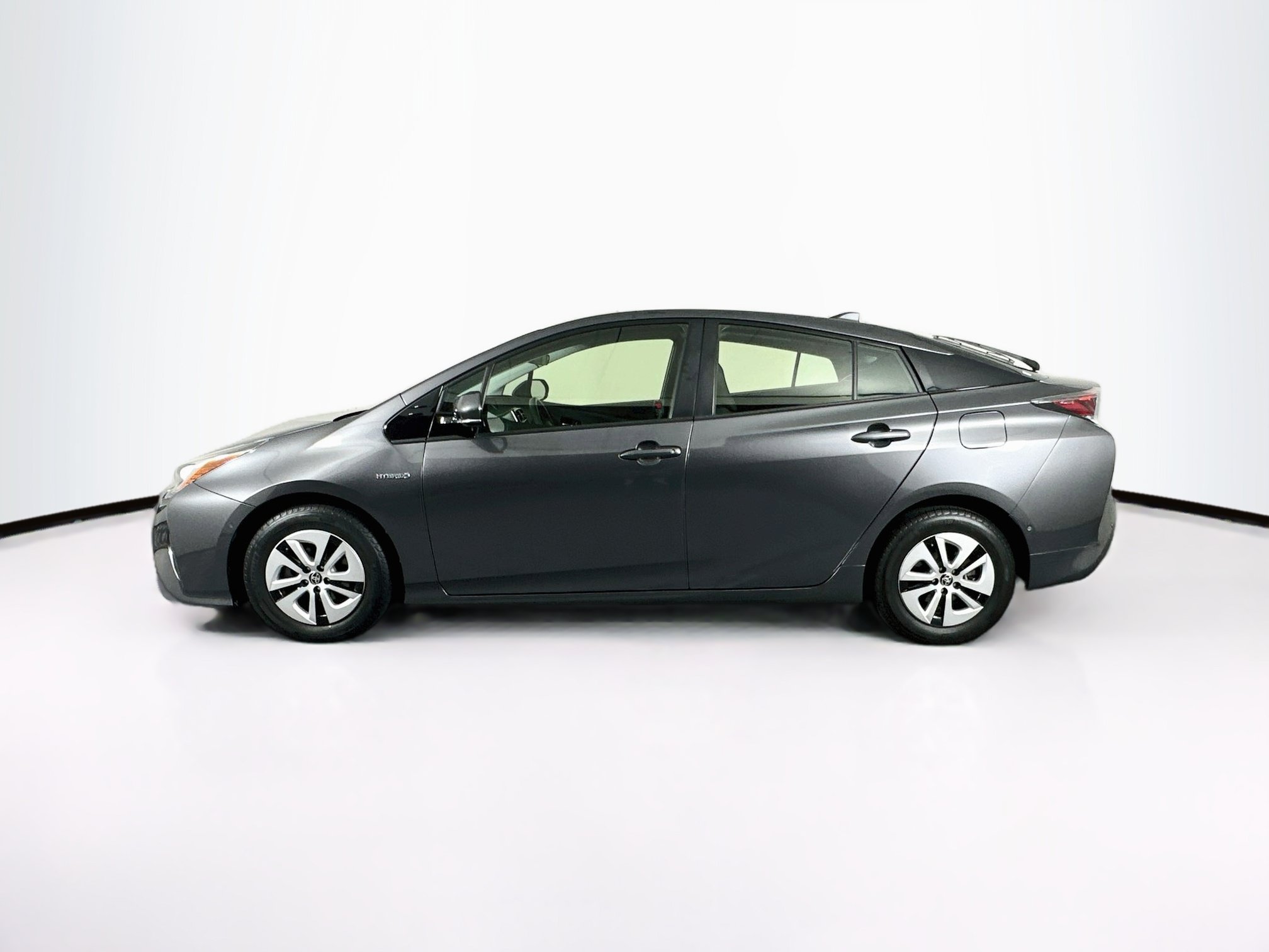Used 2018 Toyota Prius Two w/ Prius Two Safety Plus Package FWD image 4