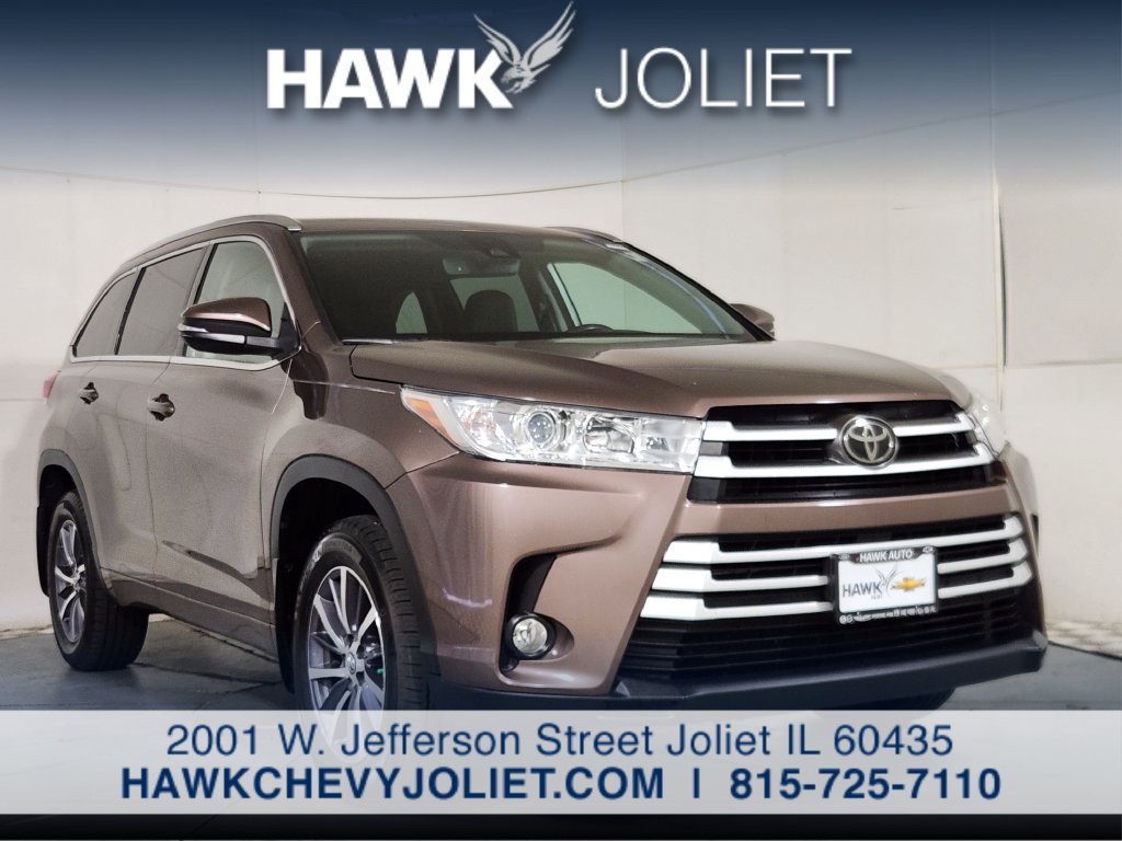 Used 2017 Toyota Highlander XLE AWD/4WD image 1
