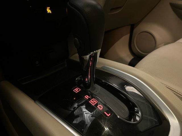 Used 2016 Nissan Rogue SL w/ SL Premium Package image 18