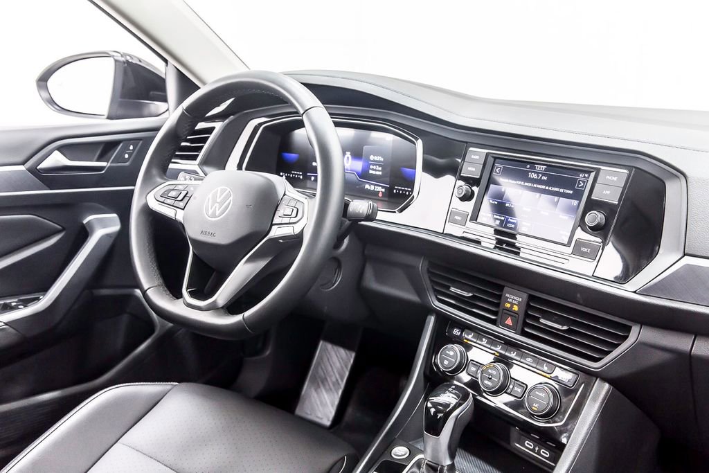 Used 2024 Volkswagen Jetta SE FWD image 19