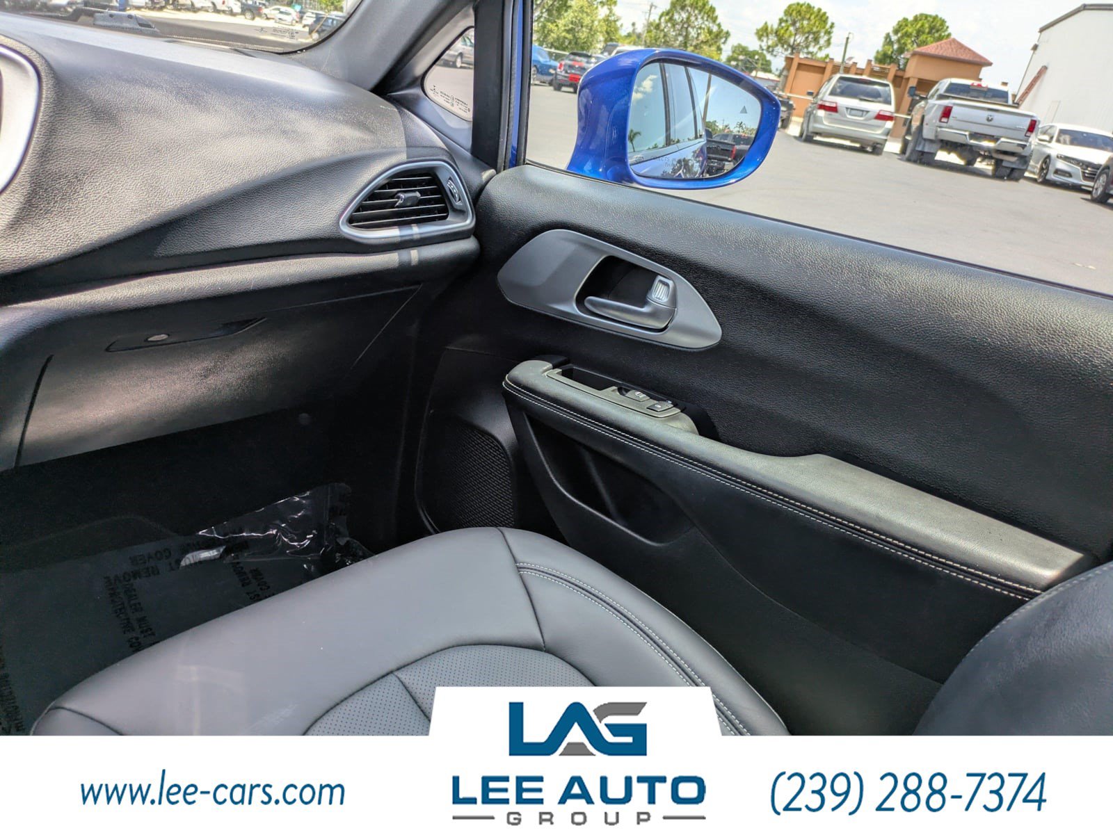 Used 2018 Chrysler Pacifica Touring-L w/ Premium Audio Group FWD image 15