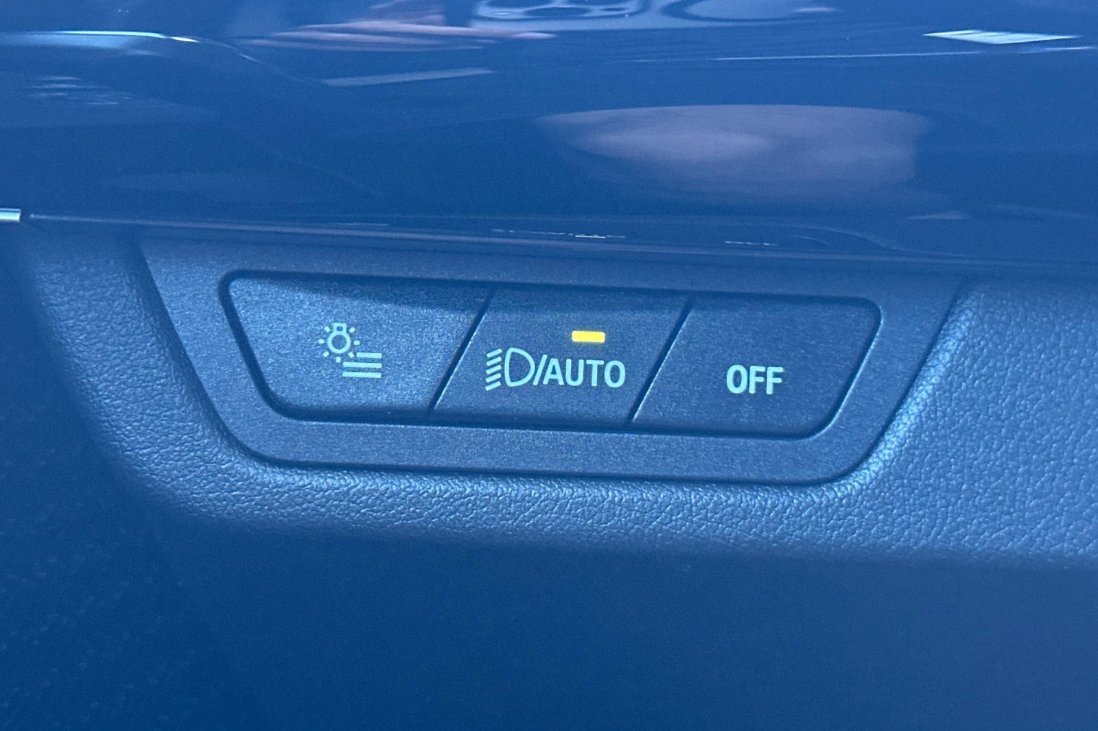 Used 2025 BMW X1 xDrive28i w/ Technology Package image 37