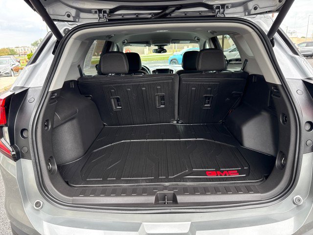 Used 2024 GMC Terrain SLE w/ Driver Convenience Package image 25