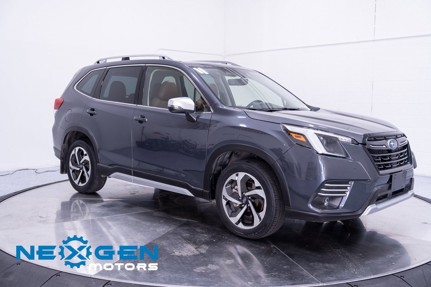 Used 2023 Subaru Forester Touring image 1