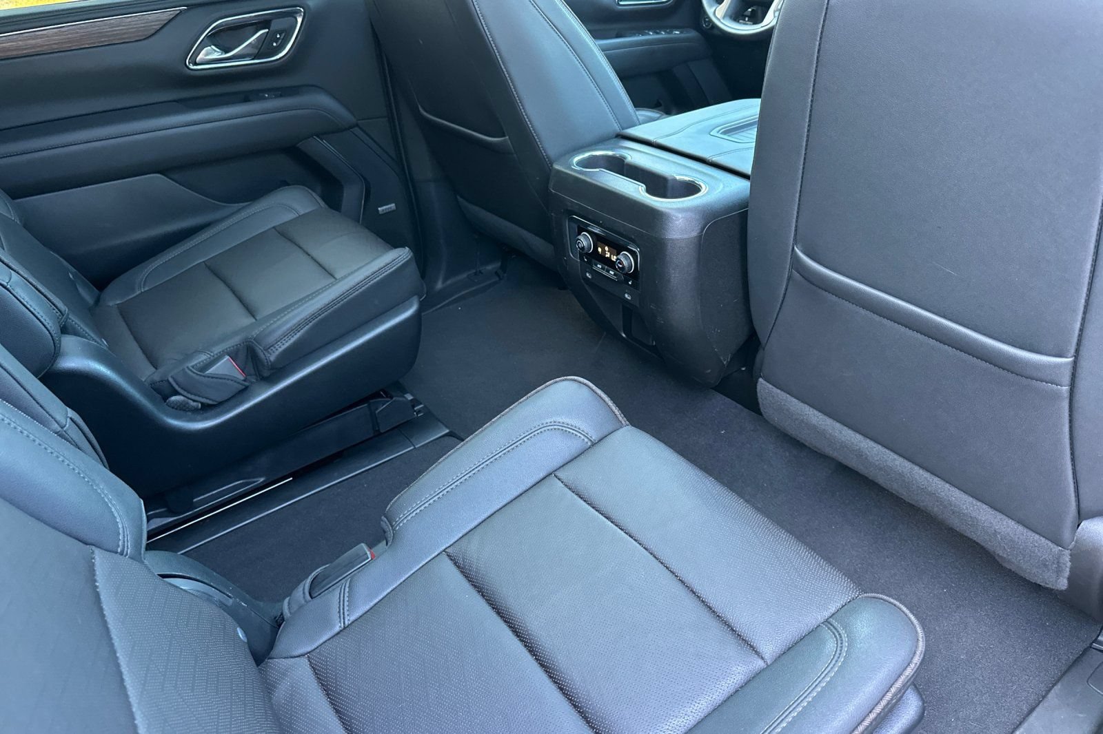 Used 2023 Chevrolet Suburban High Country AWD/4WD image 19