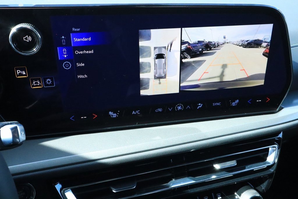 New 2026 Chevrolet Traverse LT w/ Enhanced Driving Package image 6