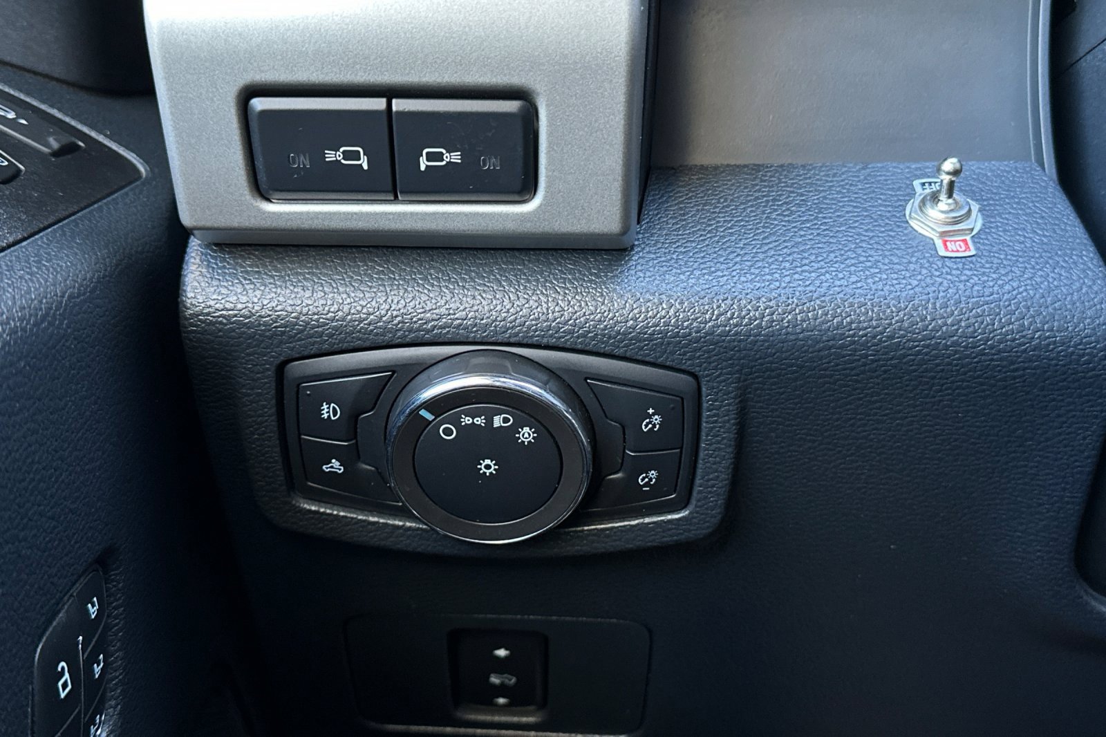 Used 2022 Ford F250 Lariat w/ Lariat Value Package image 27