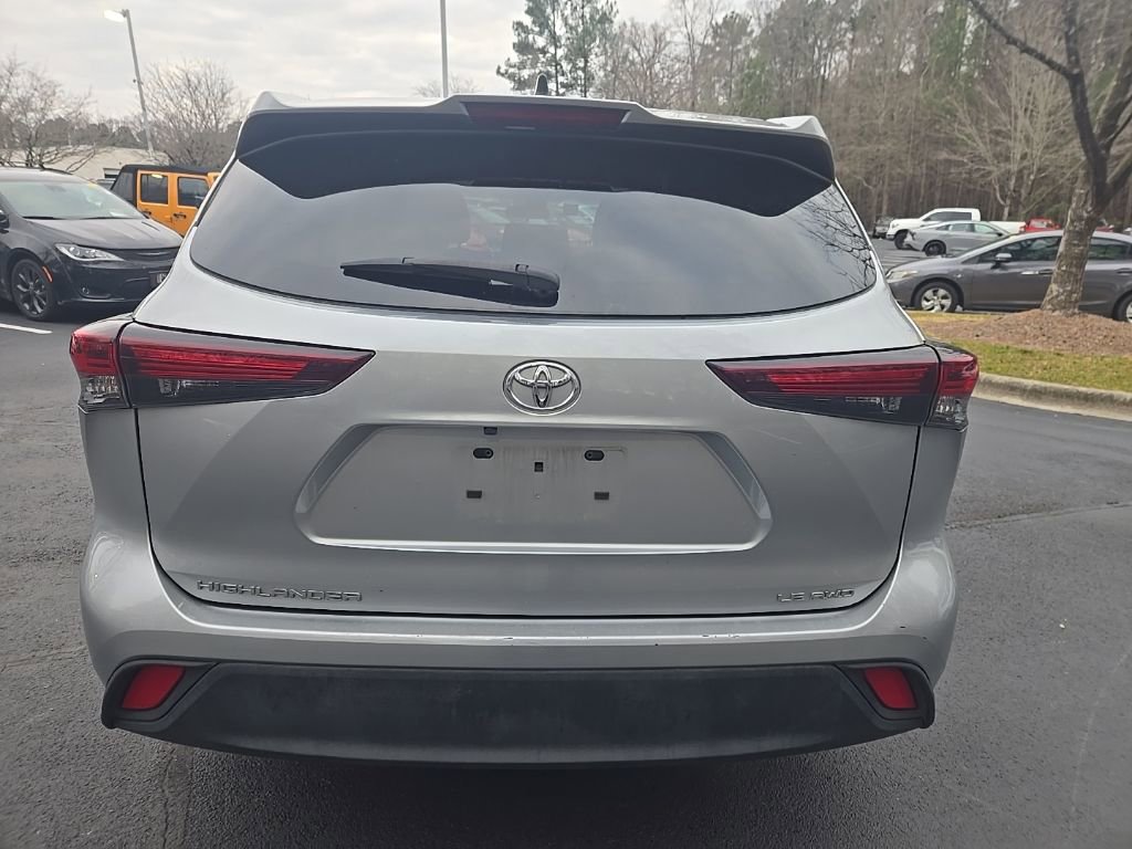 Used 2024 Toyota Highlander LE image 20