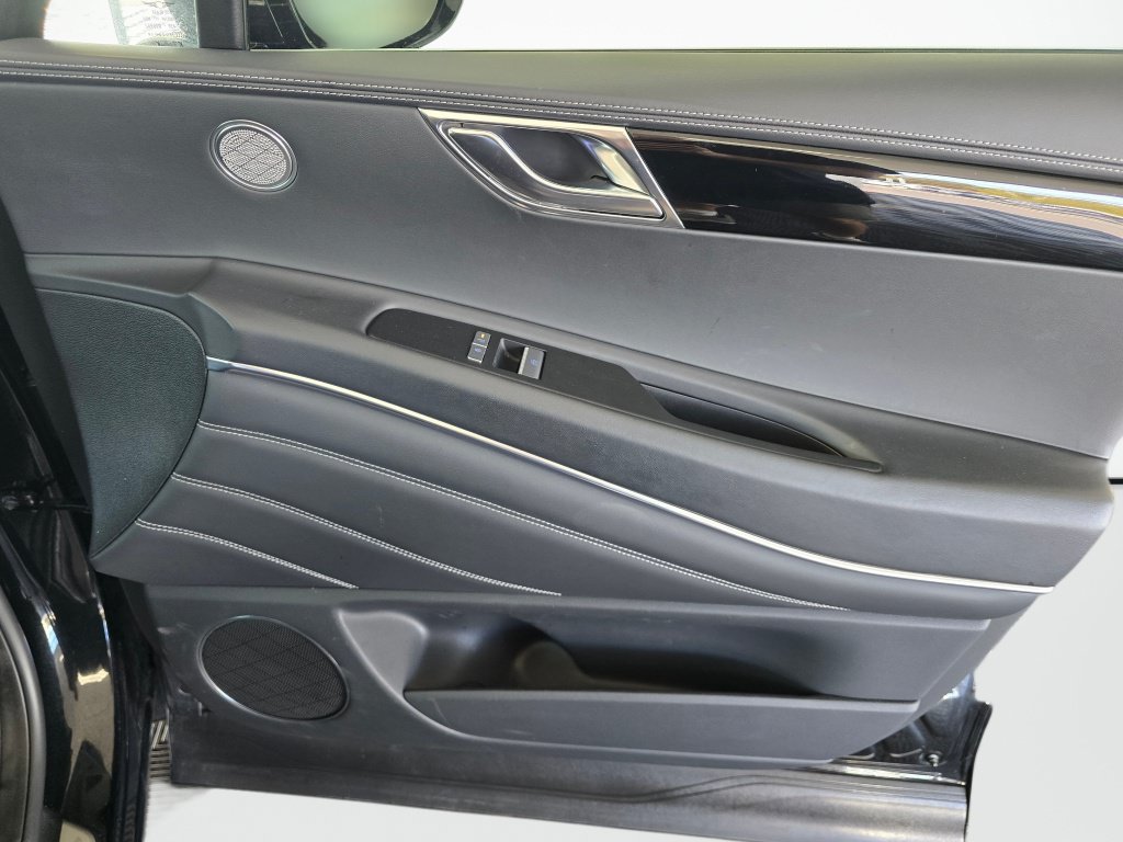 Used 2025 Genesis GV80 2.5T Standard AWD/4WD image 41