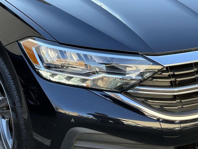 Certified 2023 Volkswagen Jetta SE w/ Panoramic Sunroof Package image 10