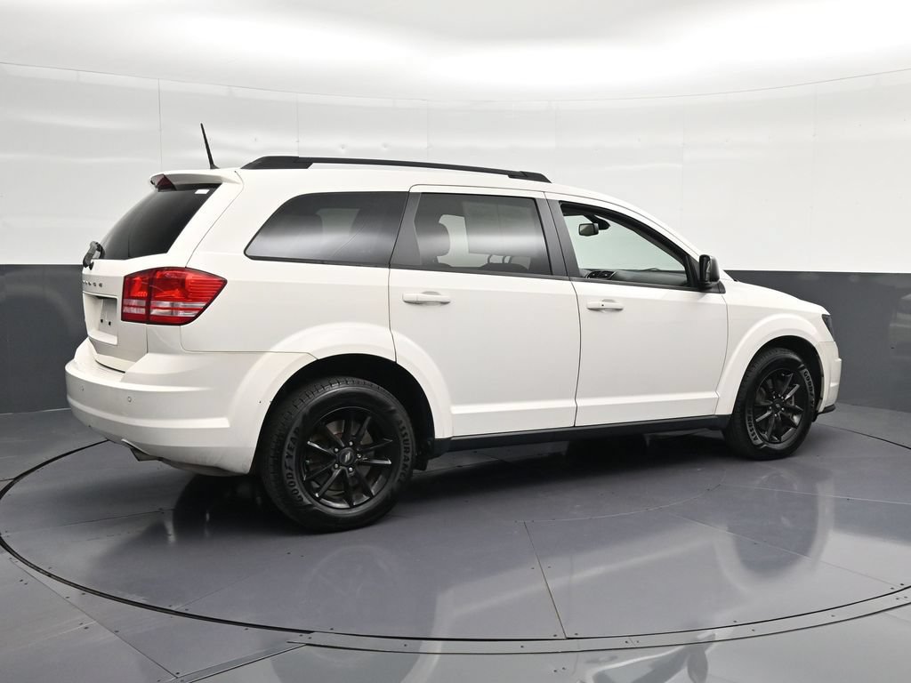 Used 2020 Dodge Journey SE w/ Blacktop Package FWD image 3
