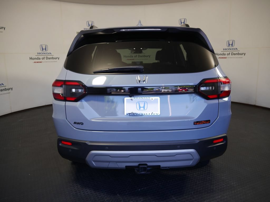 Certified 2025 Honda Pilot TrailSport image 9