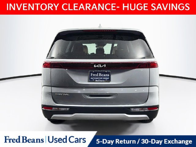 Used 2024 Kia Carnival EX FWD image 8