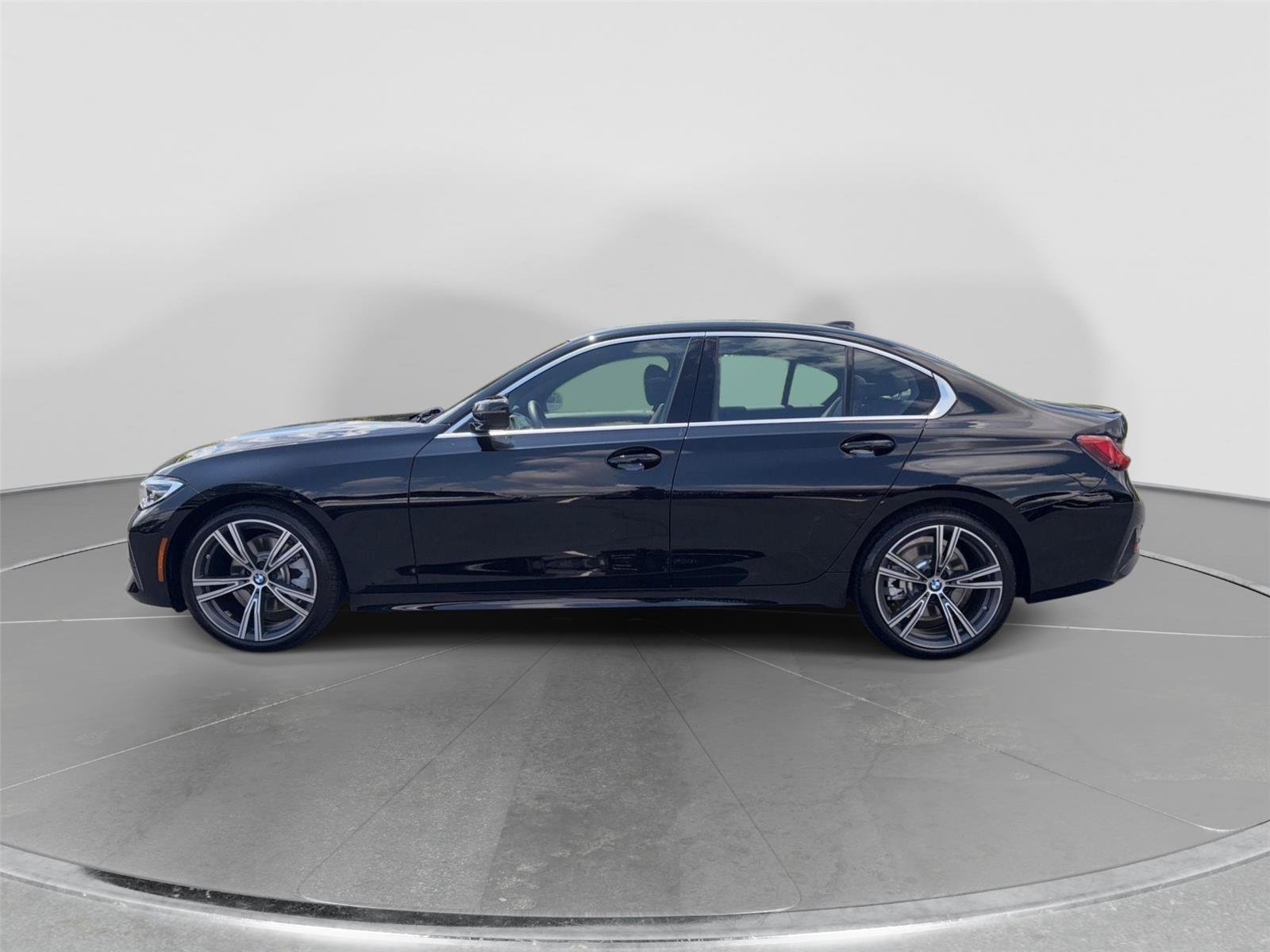 Used 2020 BMW 330i Sedan w/ Convenience Package RWD image 2