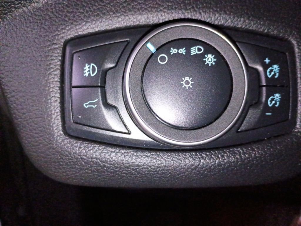 Used 2019 Ford Escape SE image 13