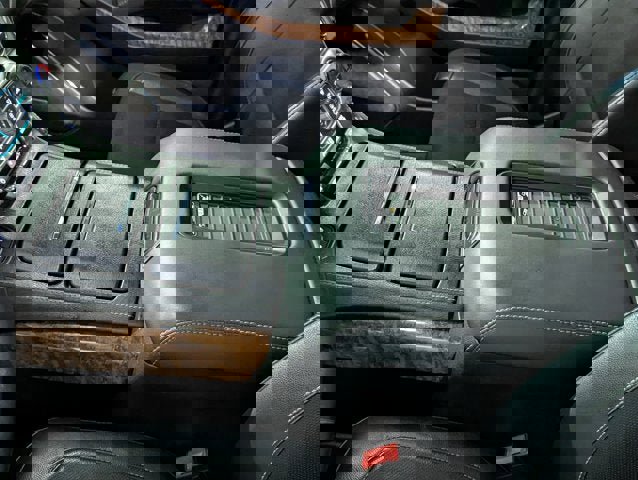 Used 2017 Chevrolet Suburban Premier image 42