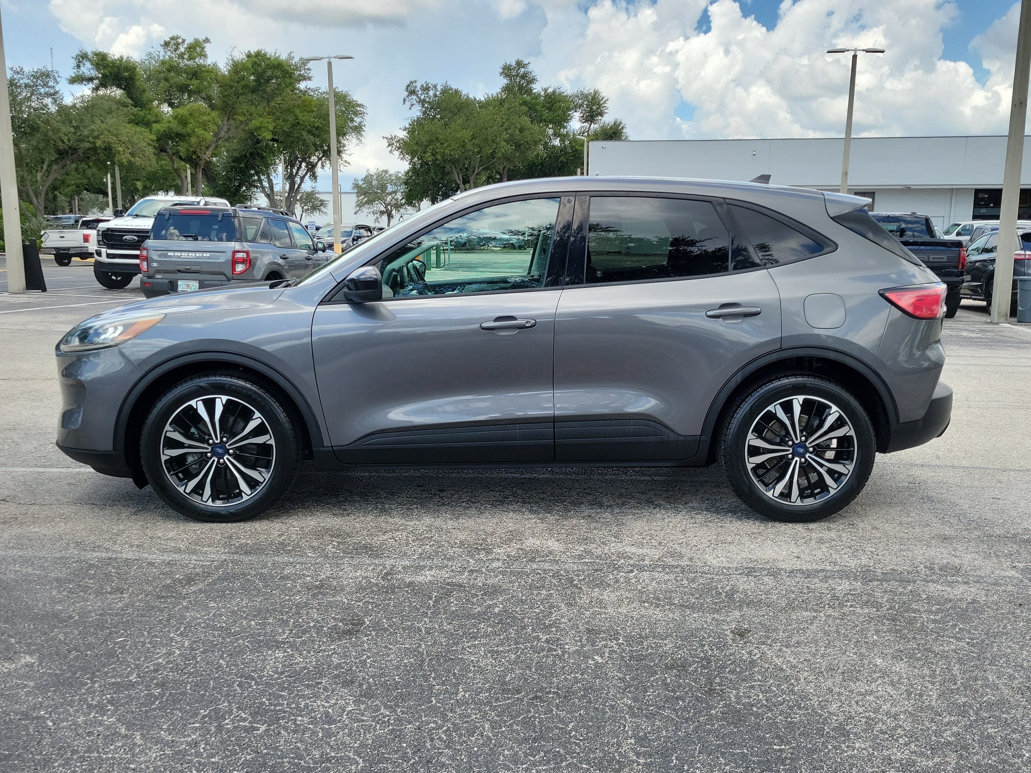 Certified 2021 Ford Escape SE w/ SE Sport Appearance Package FWD image 6
