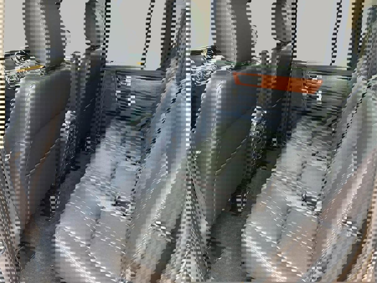 Used 2016 Land Rover LR4 image 20