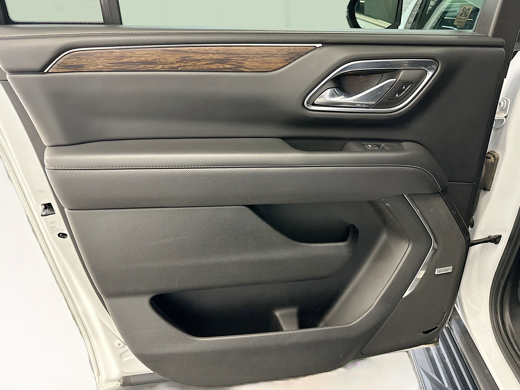 Used 2023 Chevrolet Suburban Premier image 27