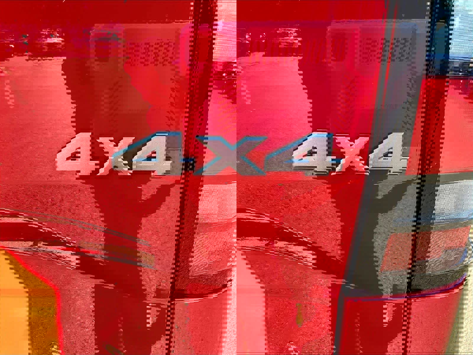 Used 2025 Nissan Frontier SV image 27