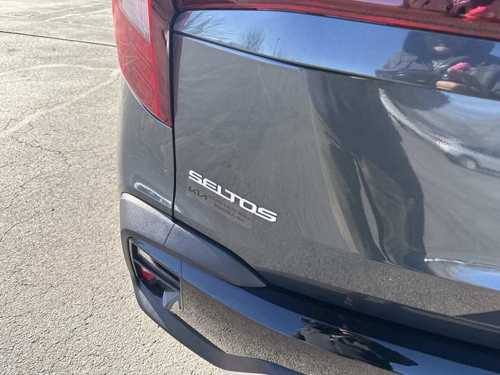 Used 2024 Kia Seltos EX image 5