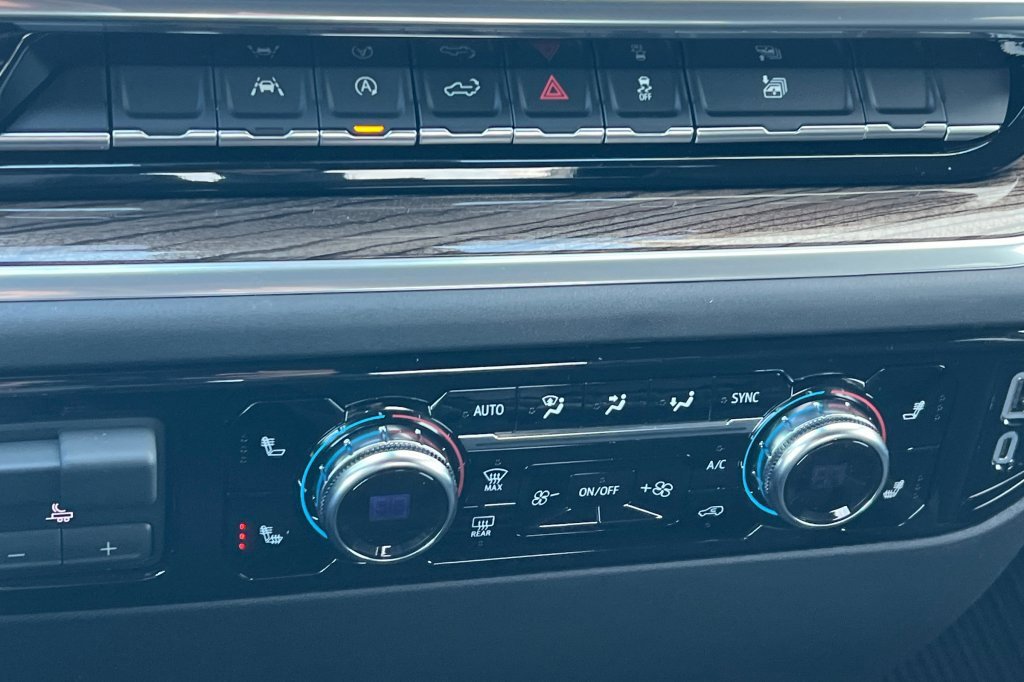 New 2026 GMC Sierra 1500 Elevation image 17